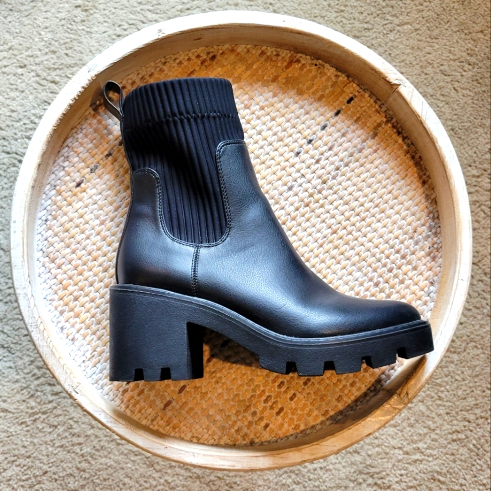 Womens Bar III leather boots sz 8